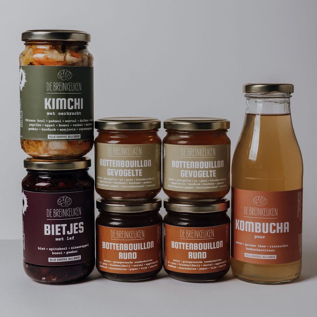 Bundel met kimchi, bietjes, runder en gevogeltebottenbouillon en kombucha van de Breinkeuken