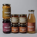 Bundel met zuurkool, rode kool, runder en gevogeltebottenbouillon en kombucha van de Breinkeuken
