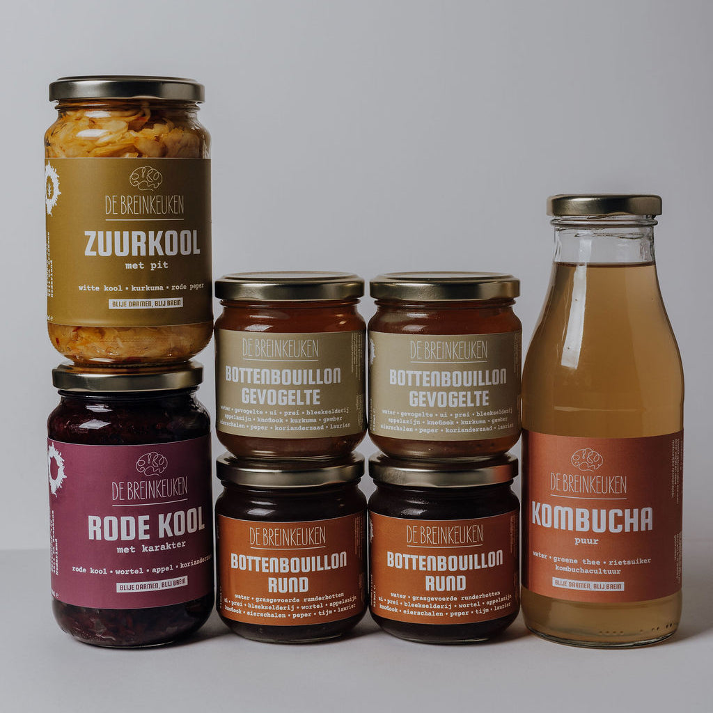 Bundel met zuurkool, rode kool, runder en gevogeltebottenbouillon en kombucha van de Breinkeuken
